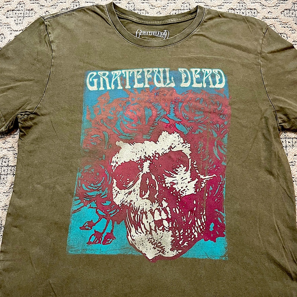 🐢 '24 Grateful Dead Band Retro Look Bertha Large Face Green/Grey Text Lucky Tee